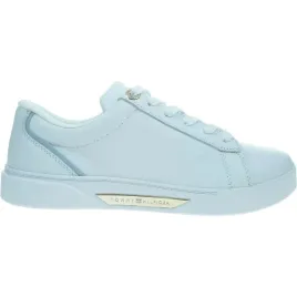 essential-chic-court