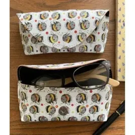etui-na-okulary-gl02-pszczolki