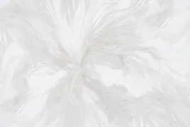 tapeta-biala-winylowa-na-flizelinie-dynamiczna-imitacja-wiru-kwiatu-fal-3d