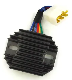 nowy-zewnetrzny-regulator-napiecia-14-7v-gh5530-kubota-1981-2010