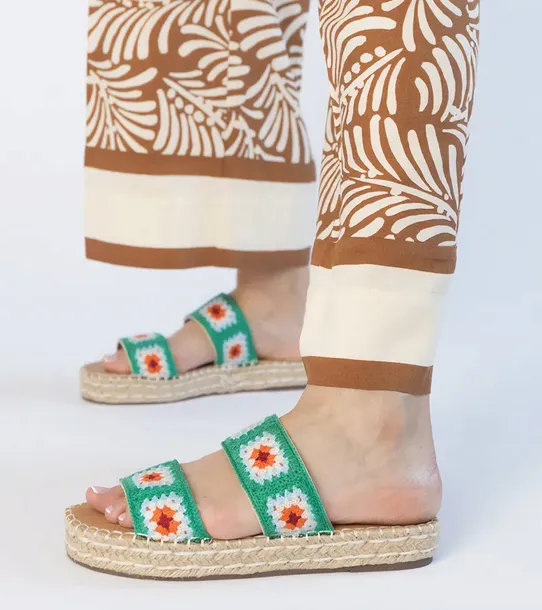 zielone-klapki-espadryle-haftowane-lelis-marka-inna