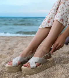 srebrne-sandaly-espadryle-na-platformie-z-paskami-olisa