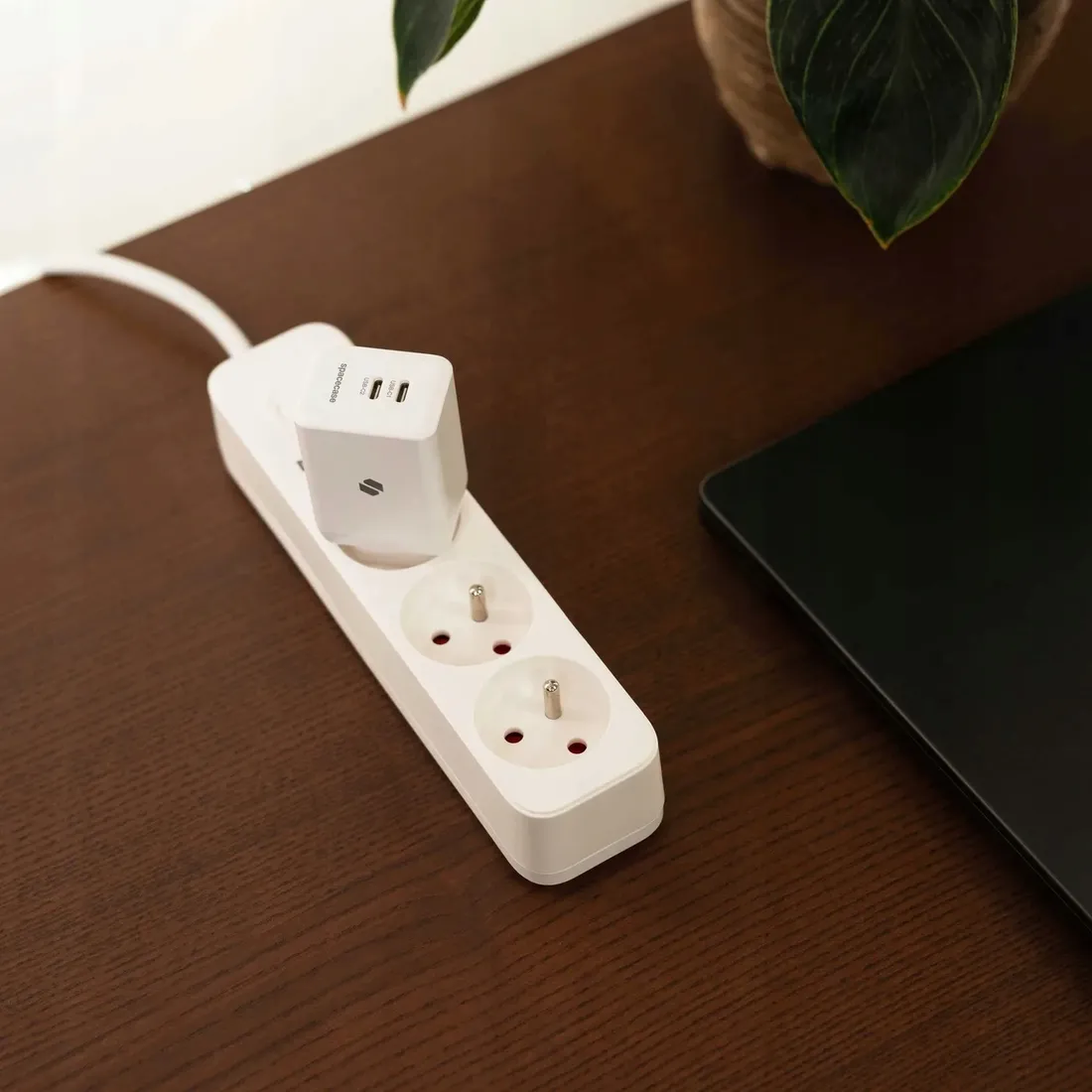 spacecase-ladowarka-usb-c-45w-gan-do-telefonow
