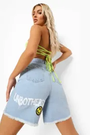niebieskie-spodenki-jeansowe-z-napisem-boohoo-xl