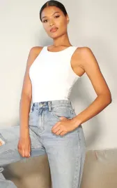biale-podstawowe-body-prettylittlething-l