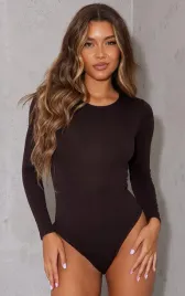 brazowe-dopasowane-body-prettylittlething-l