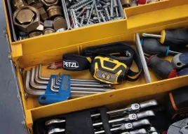 latarka-czolowa-petzl-aria-1-rgb-e069ba00-czarna