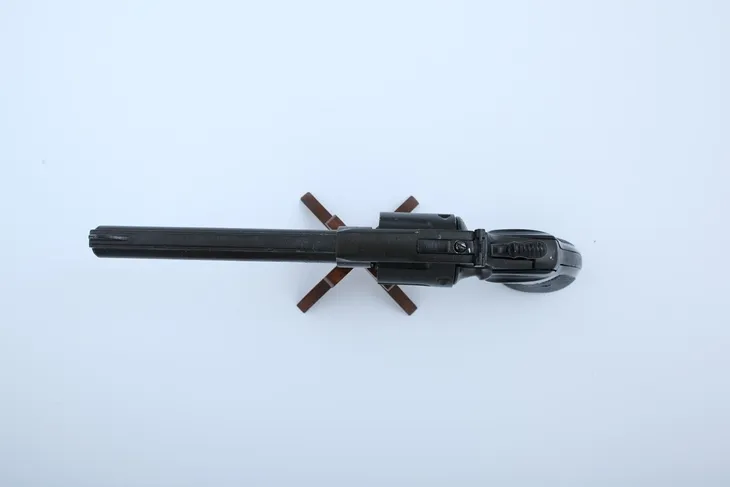 replika-amerykanski-rewolwer-python-magnum-6-denix-model-1050-waga-z-opakowaniem-1-3-kg