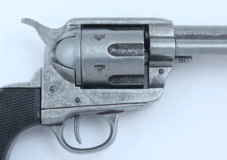 replika-rewolwer-peacemaker-s-colt-denix-model-1108-g-waga-z-opakowaniem-1-4-kg