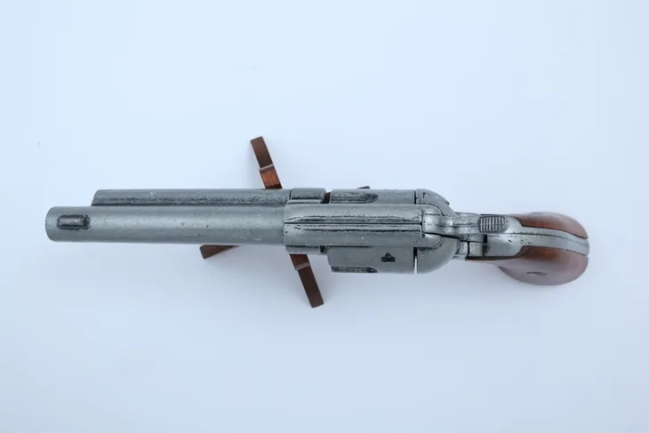 replika-rewolweru-peacemaker-denix-model-1106-g-waga-z-opakowaniem-1-3-kg