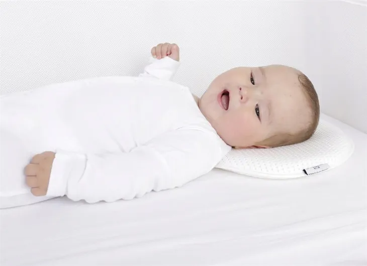 poduszka-niemowleca-shape-biala-marka-babymatex