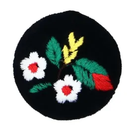przypinka-z-haftem-ze-wzorem-kociewskim-z-makami-broszka