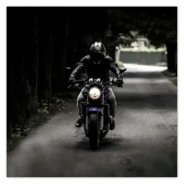 fototapety-208x208-motocyklista-doskonaly