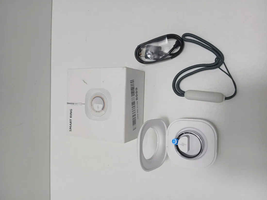 smart-ring-tracker-producent-model-srebrny-ip68-bluetooth-android-ios
