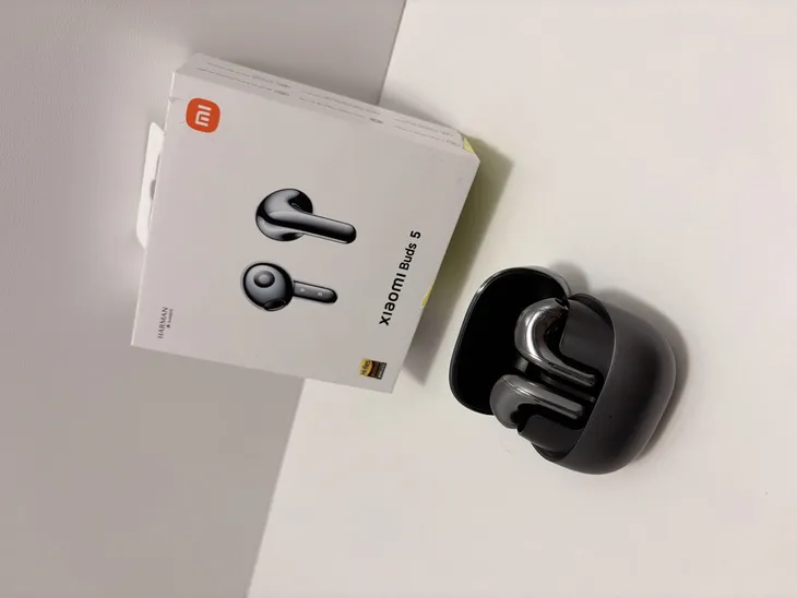 sluchawki-xiaomi-buds-5-graphite-black-kod-producenta-6941812768471
