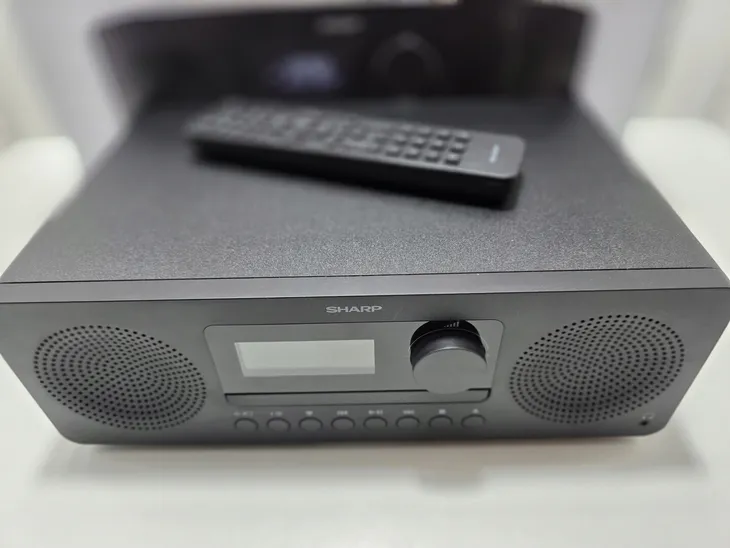 wieza-stereo-sharp-xl-b720d-pilot-tak
