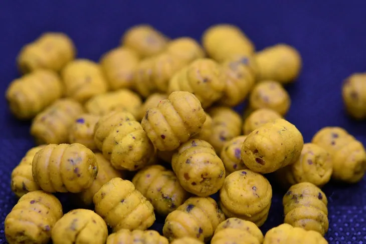 baton-baits-poczwarki-tonace-ananas-przeznaczenie-amury-jazie-karasie-karpie-klenie-leszcze-plocie