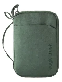 eagle-creek-stash-rfid-passport-wallet-green