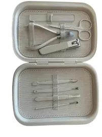 farmasi-zestaw-akcesoriow-do-pielegnacji-paznokcii-8w1
