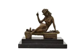 siedzaca-kobieta-w-kapeluszu-akt-erotyczna-figura-rzezba-z-brazu