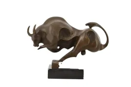 nowoczesny-byk-z-brazu-figura-rzezba-braz-marmurowa-podstawa-ozdoba