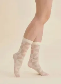 gabriella-skarpetki-damskie-rajstopowe-syla-w-trojkaty-ecri
