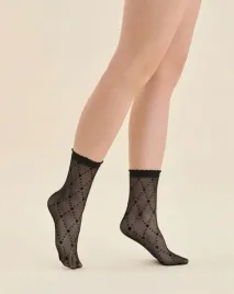 gabriella-skarpetki-damskie-rajstopowe-suni-w-kropki-i-serduszka-nero