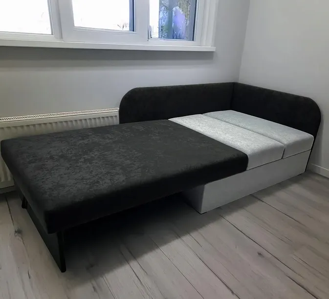Tapczanik narożny dziecięcy KUBUŚ – łóżko dla dziecka, które rośnie