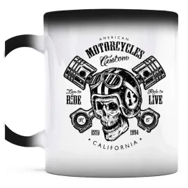 kubek-magiczny-do-kawy-czaszka-w-kasku-motocyklowym-rebel-ride-ride