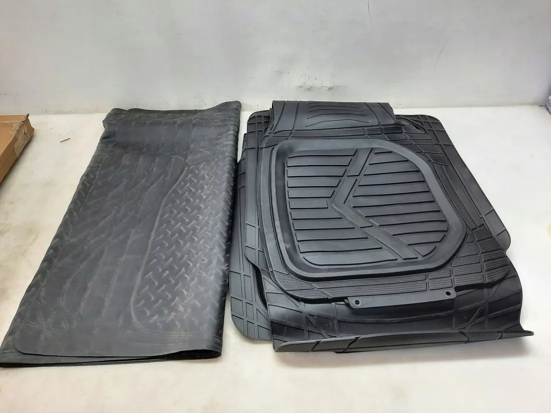 amazon-basics-dywaniki-gumowe-4-el