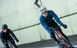 rogelli-core-kurtka-rowerowa-softshell-wlasciwosci-elementy-odblaskowe-ochrona-uv-oddychajace-odprowadzajace-wilgoc-szybkoschnace-termiczne-wiatroszczelne-wodoszczelne