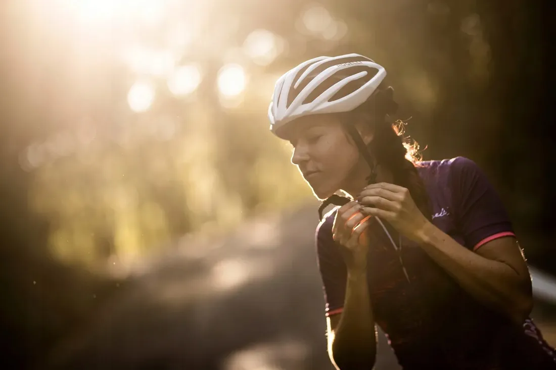 rogelli-tecta-ultralekki-kask-rowerowy-stan-nowy