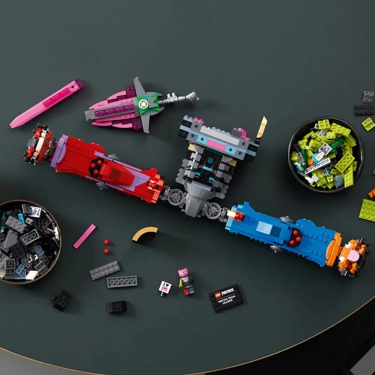 lego-fortnite-dowodca-druzyny-mechow