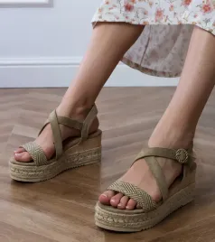zielone-sandaly-espadryle-na-koturnie-sywiera