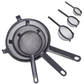 sitko-kuchenne-przesiewacz-do-maki-z-raczka-3-szt