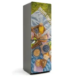 artystyczna-naklejka-folia-ozdobna-na-lodowke-piknik-z-pysznymi-smakolykami