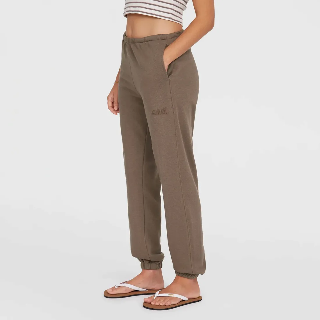 damskie-spodnie-essentials-o-neill-script-sweatpan