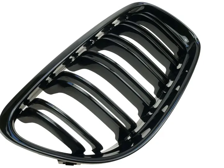 nerki-grill-atrapa-czarny-polysk-do-bmw-e90-e91lifting-2008-2013