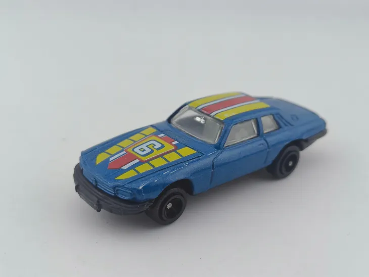 no-name-jaguar-xjs-resorak