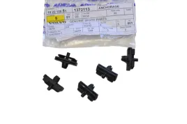 volvo-240-260-uchwyt-klips-listwy-zderzaka-oe-1372113