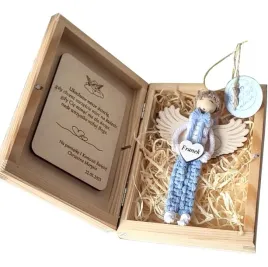 aniolek-w-pudelku-drewnianym-personalizowany-komunia-chrzest-chlopiec