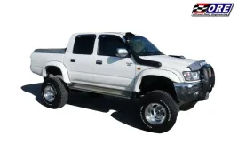 snorkel-toyota-hilux-166-167-169-prawy-z-napisem-hilux-ore4x4-safari