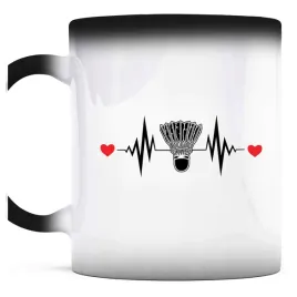 kubek-magiczny-do-kawy-badminton-ekg-lotka-rytm-zycia-sportowy