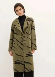 b-p-c-plaszcz-khaki-w-czarne-wzory-r-40