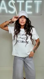 t-shirt-premium-z-grafitowym-napisem-creativity-bastet-smietankowy