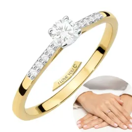 zloty-pierscionek-zareczynowy-585-diamenty-laboratoryjne-narzeczona-modny