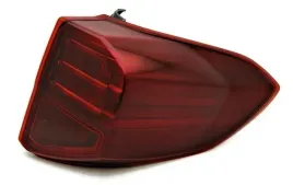 nowa-prawa-tyl-lampa-suzuki-vitara-od-2019-led