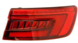prawa-lampa-tyl-audi-a4-b9-2015-2018-sedan-led