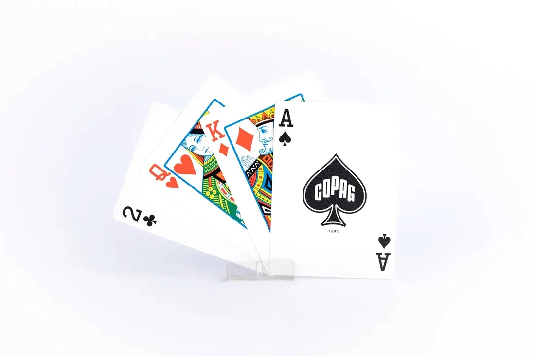 karty-do-gry-copag-czerwone-nazwa-100percent-plastik-copag-poker-zestaw-talie