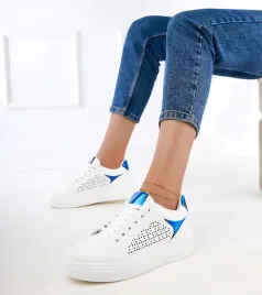 biale-sneakersy-z-niebieskimi-wstawkami-na-platformie-remmi